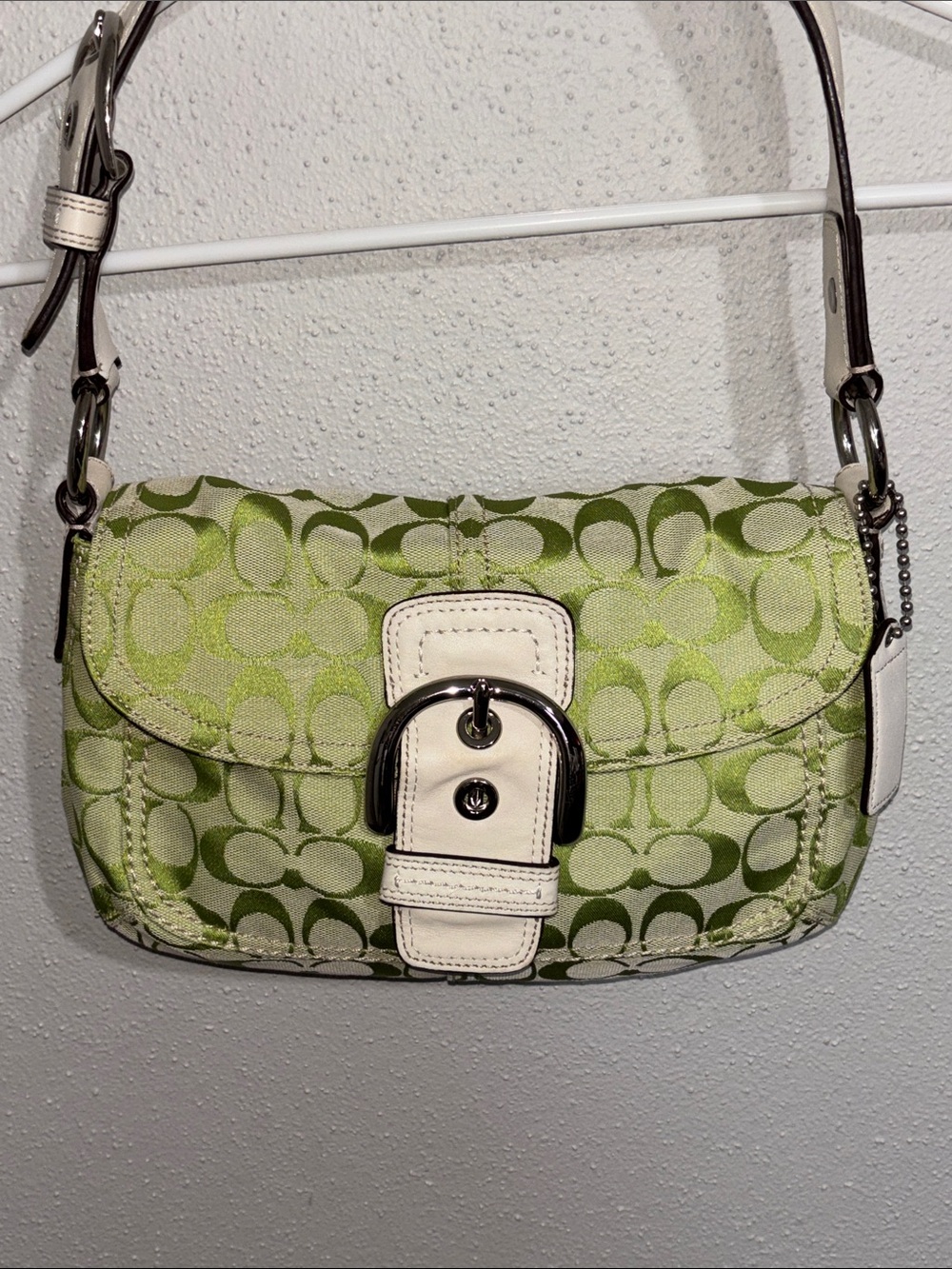 vintage Y2K-era Coach Soho Signature Flap Bag (specifically style F15668) - Picture 3 of 16